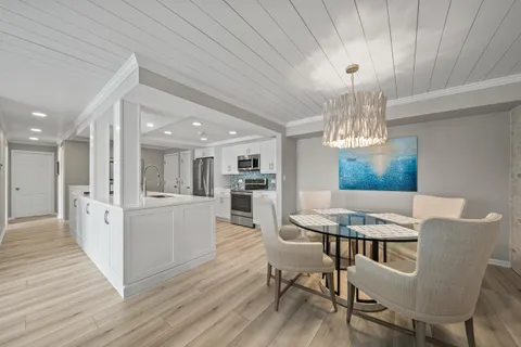 $999,999 | 9 South Walworth Avenue, Unit 603, Williams Bay, WI 53191