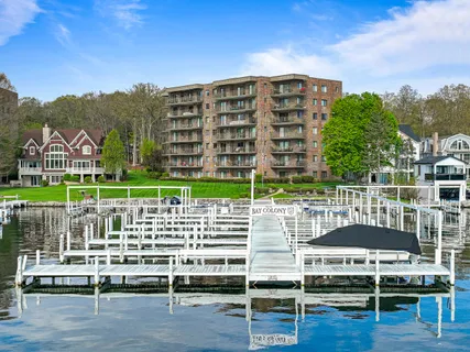 $999,999 | 9 South Walworth Avenue, Unit 603, Williams Bay, WI 53191