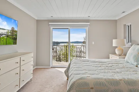 $999,999 | 9 South Walworth Avenue, Unit 603, Williams Bay, WI 53191