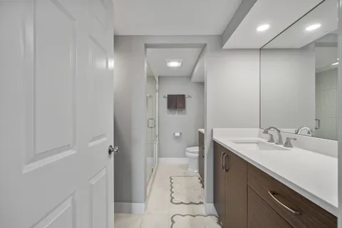 $999,999 | 9 South Walworth Avenue, Unit 603, Williams Bay, WI 53191