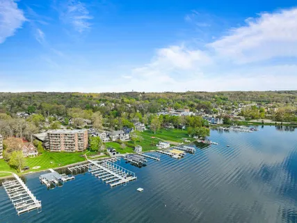 $999,999 | 9 South Walworth Avenue, Unit 603, Williams Bay, WI 53191