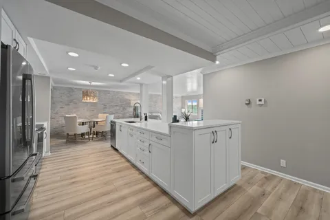 $999,999 | 9 South Walworth Avenue, Unit 603, Williams Bay, WI 53191