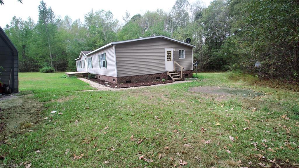 7749 Garrett Road Liberty, NC 27298 - Photo 3 of 29 Tons of Privacy!