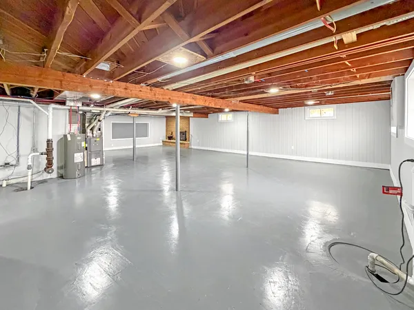 a view of a indoor garage