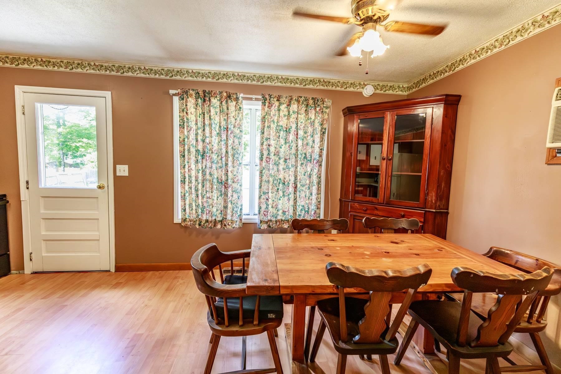 48 Carriage Hill Road Brattleboro, VT 05301 - Photo 7 of 38
