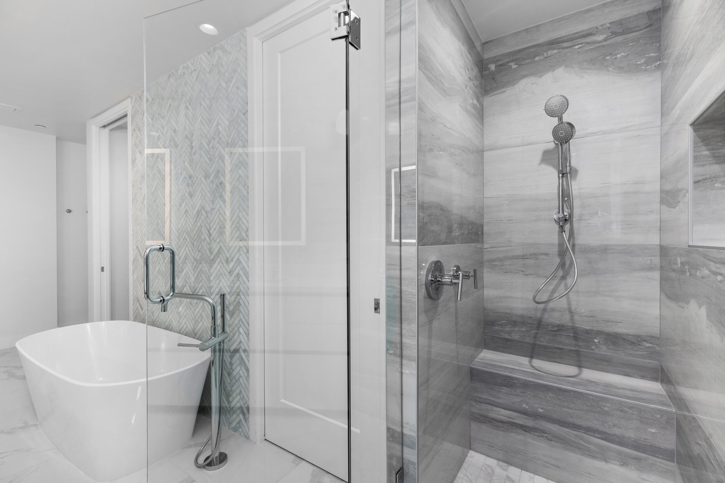 495 East Royal Palm Road, Unit 201 Boca Raton, FL 33432 - Photo 22 of 43 Primary Bathroom