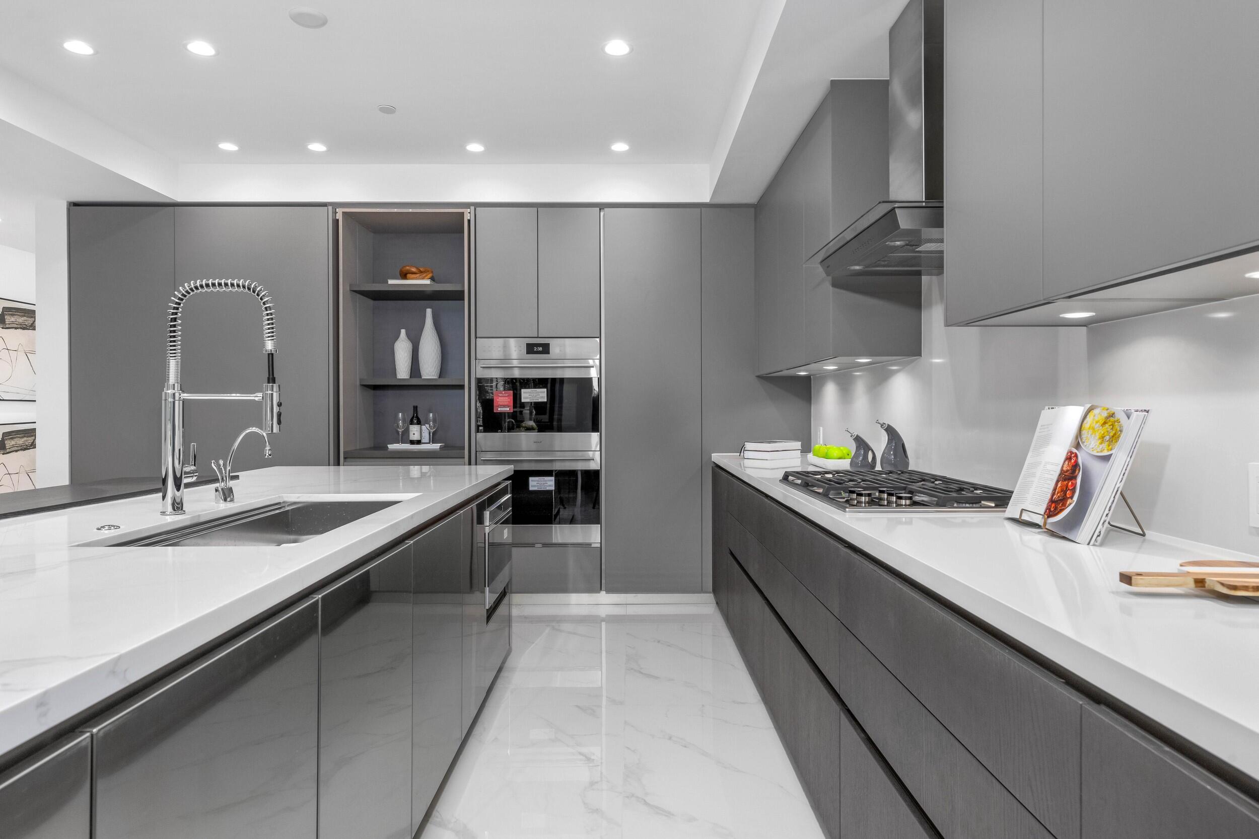 495 East Royal Palm Road, Unit 201 Boca Raton, FL 33432 - Photo 5 of 43 Kitchen