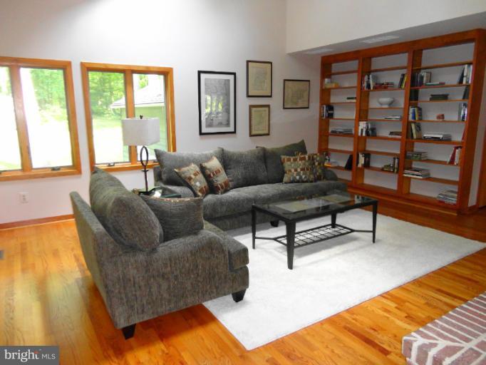 525 Epping Forest Road Annapolis, MD 21401 - Photo 13 of 25 Family Room