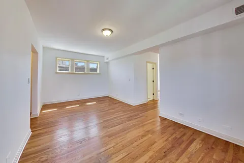 $199,000 | 5115 North Kenmore Avenue, Unit 3S, Chicago, IL 60640