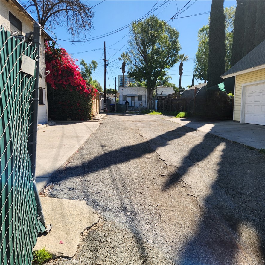 4280 9th Street Riverside, CA 92501 - Photo 7 of 11 a view of a yard in front of a house