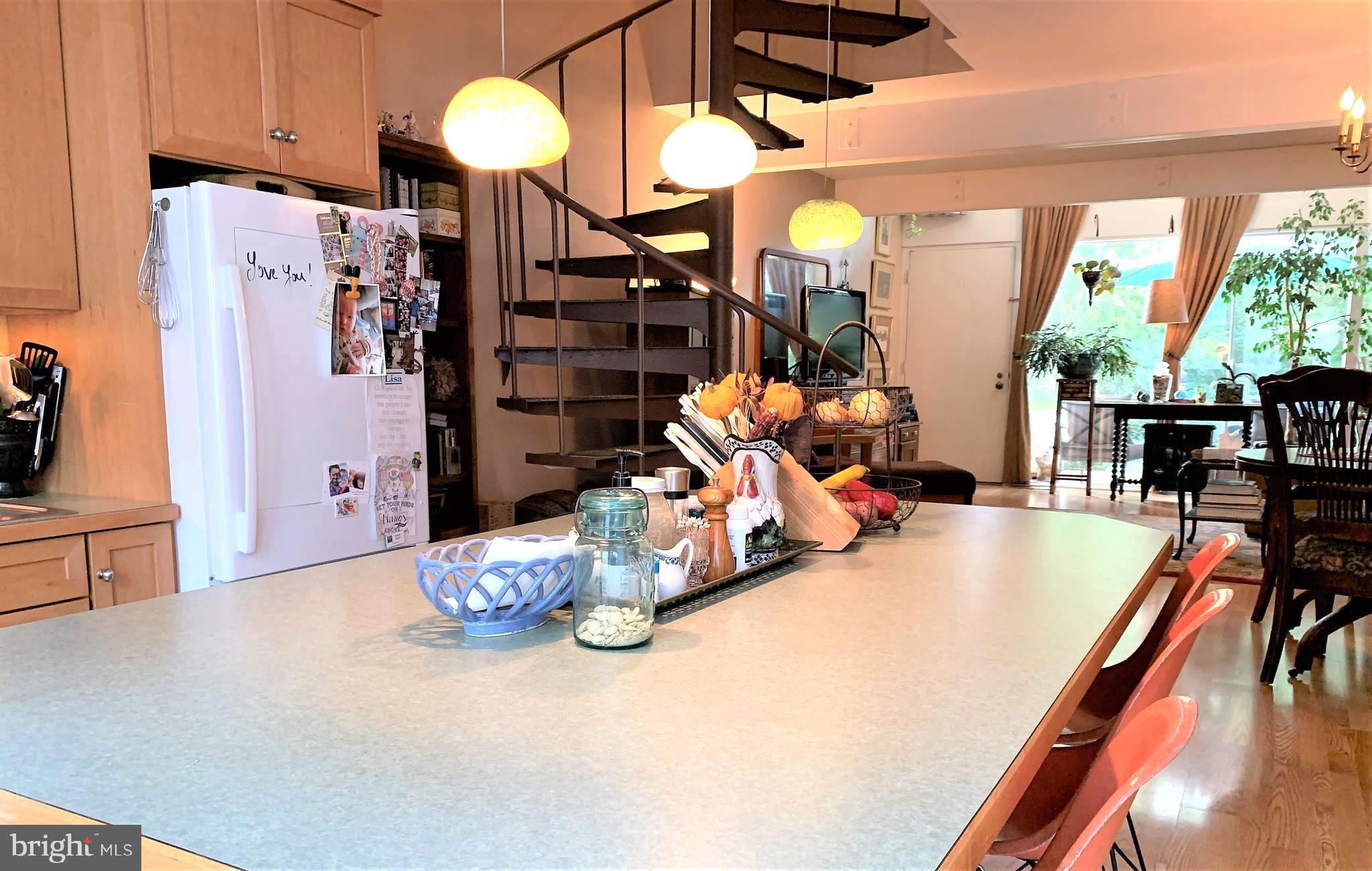13 Arden Way New Hope, PA 18938 - Photo 7 of 36 Kitchen with large island breakfast seating