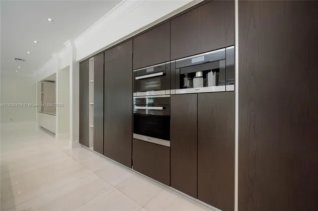 a view of empty room with window