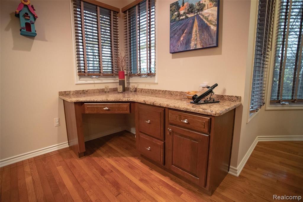 543 Bloomer Ridge Drive Rochester, MI 48307 - Photo 12 of 56
