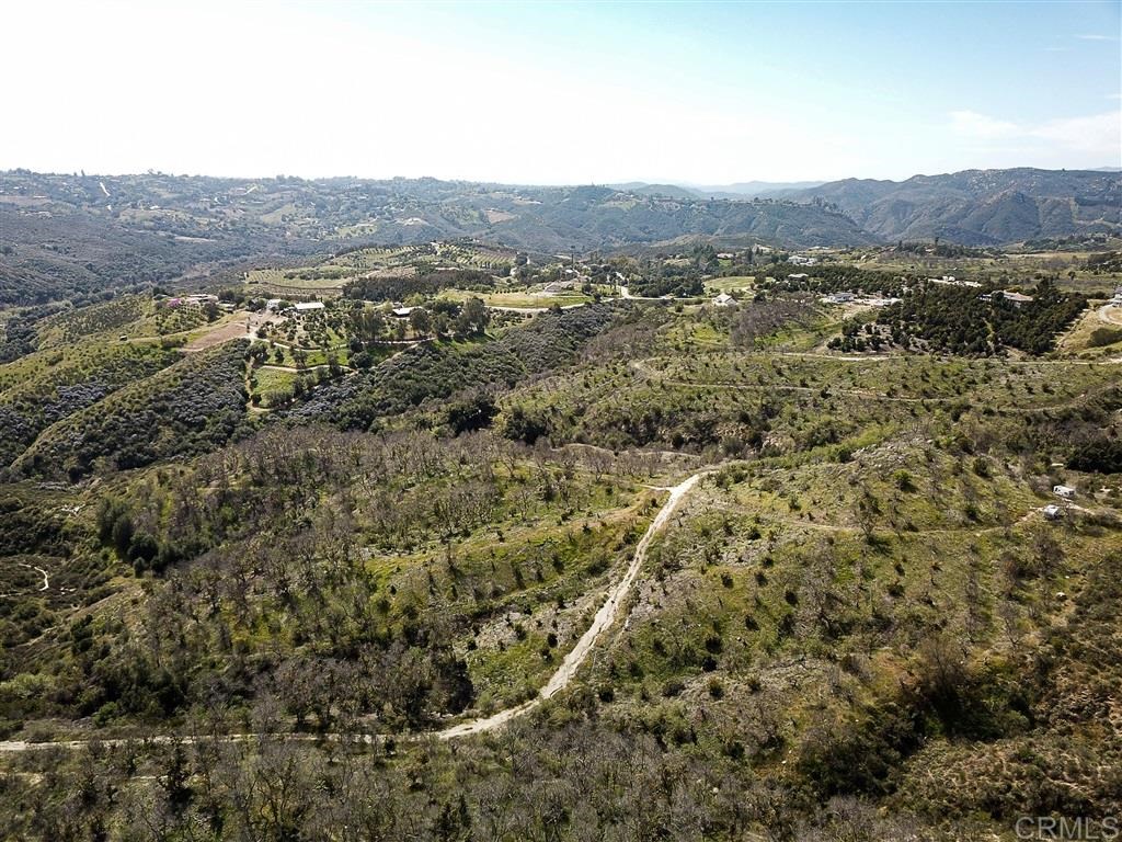 Via Del Rio Fallbrook Ca Fallbrook, CA 92028 - Photo 3 of 10