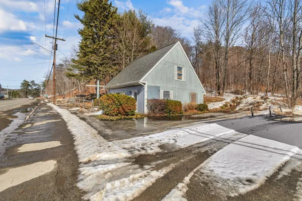 $99,900 | 345 Main Street, Bingham, ME 04920