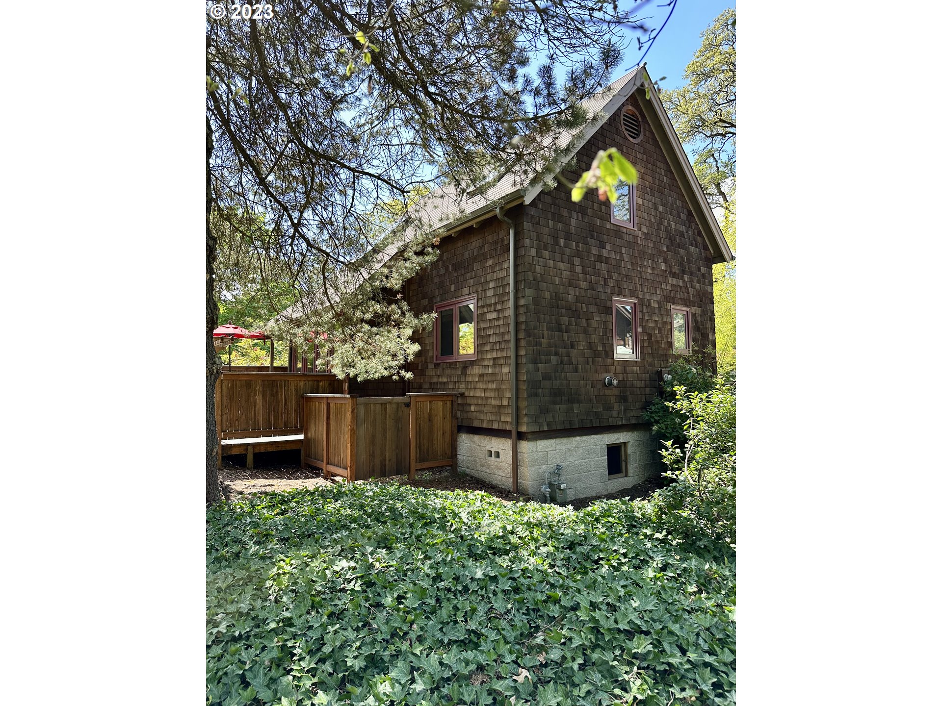 201 Spyglass Drive Eugene, OR 97401 - Photo 2 of 32