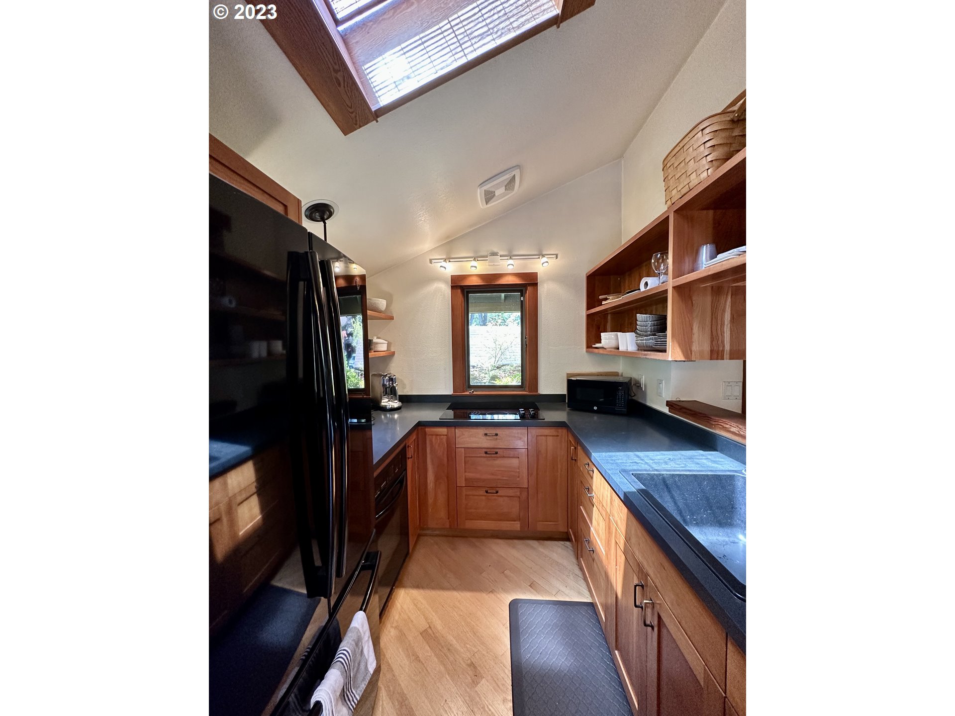 201 Spyglass Drive Eugene, OR 97401 - Photo 8 of 32