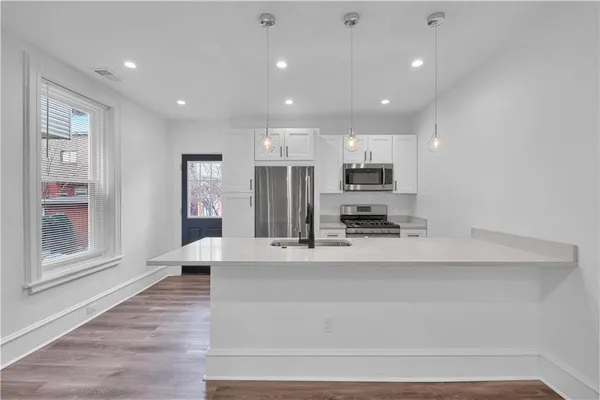 $3,000 | 3219 Kennett Square, Pittsburgh, PA 15213