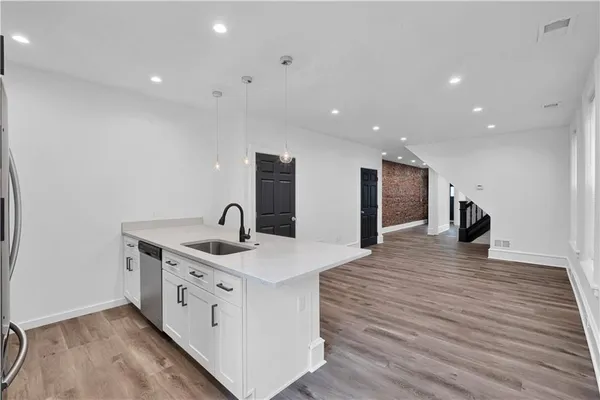 $3,000 | 3219 Kennett Square, Pittsburgh, PA 15213