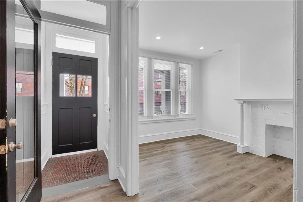 3219 Kennett Square Pittsburgh, PA 15213 - Photo 7 of 32
