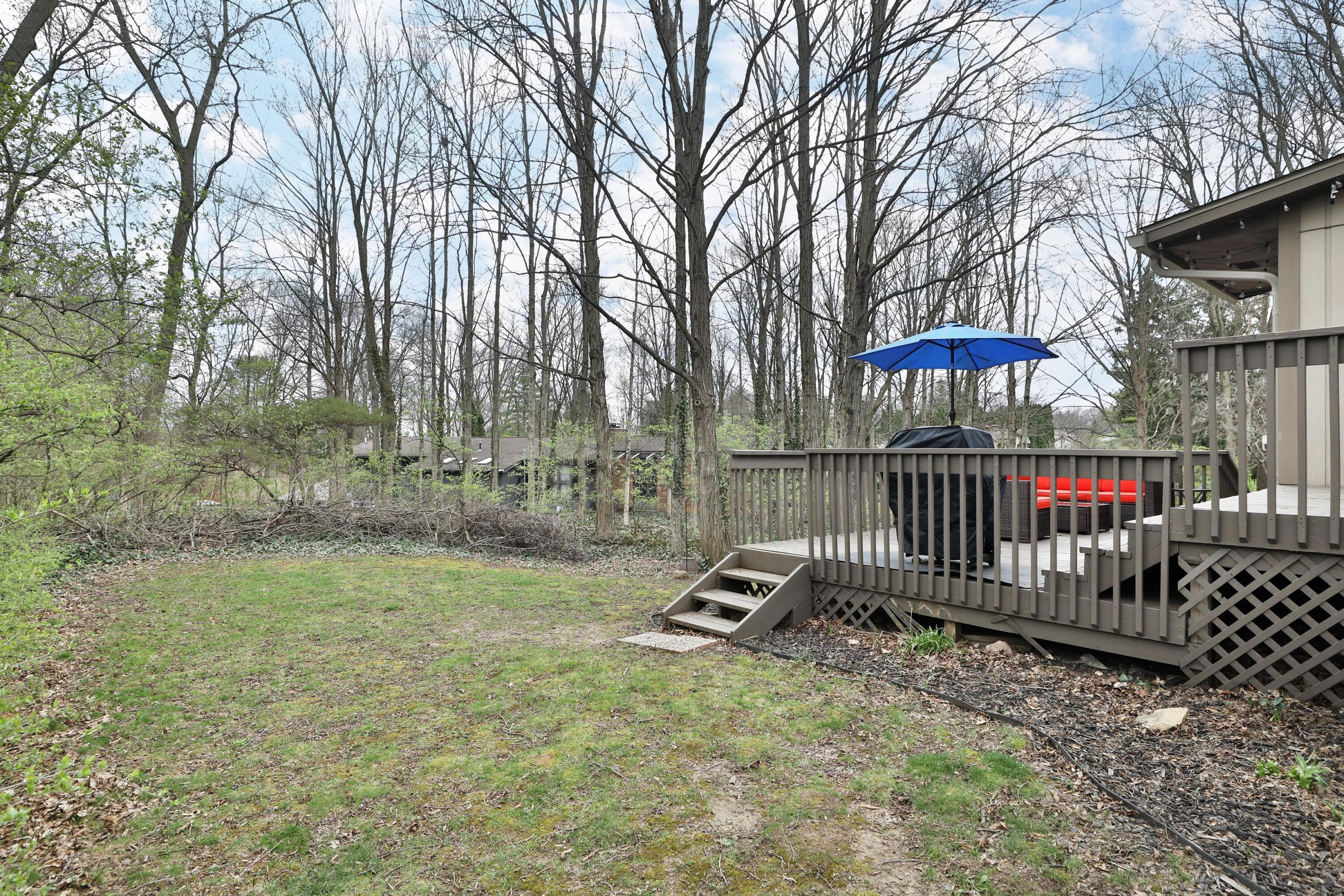 7044 Linworth Road Columbus, OH 43235 - Photo 42 of 48 Deck/yard