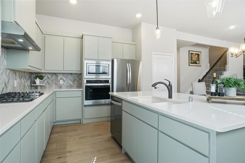 409 Monarch Way Justin, TX 76247 - Photo 2 of 21