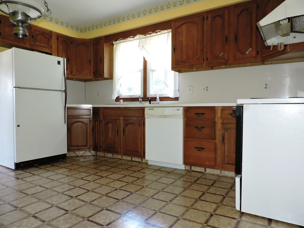 5 Sylvia Street Three Rivers, MA 01080 - Photo 8 of 20 Gallery Image 8