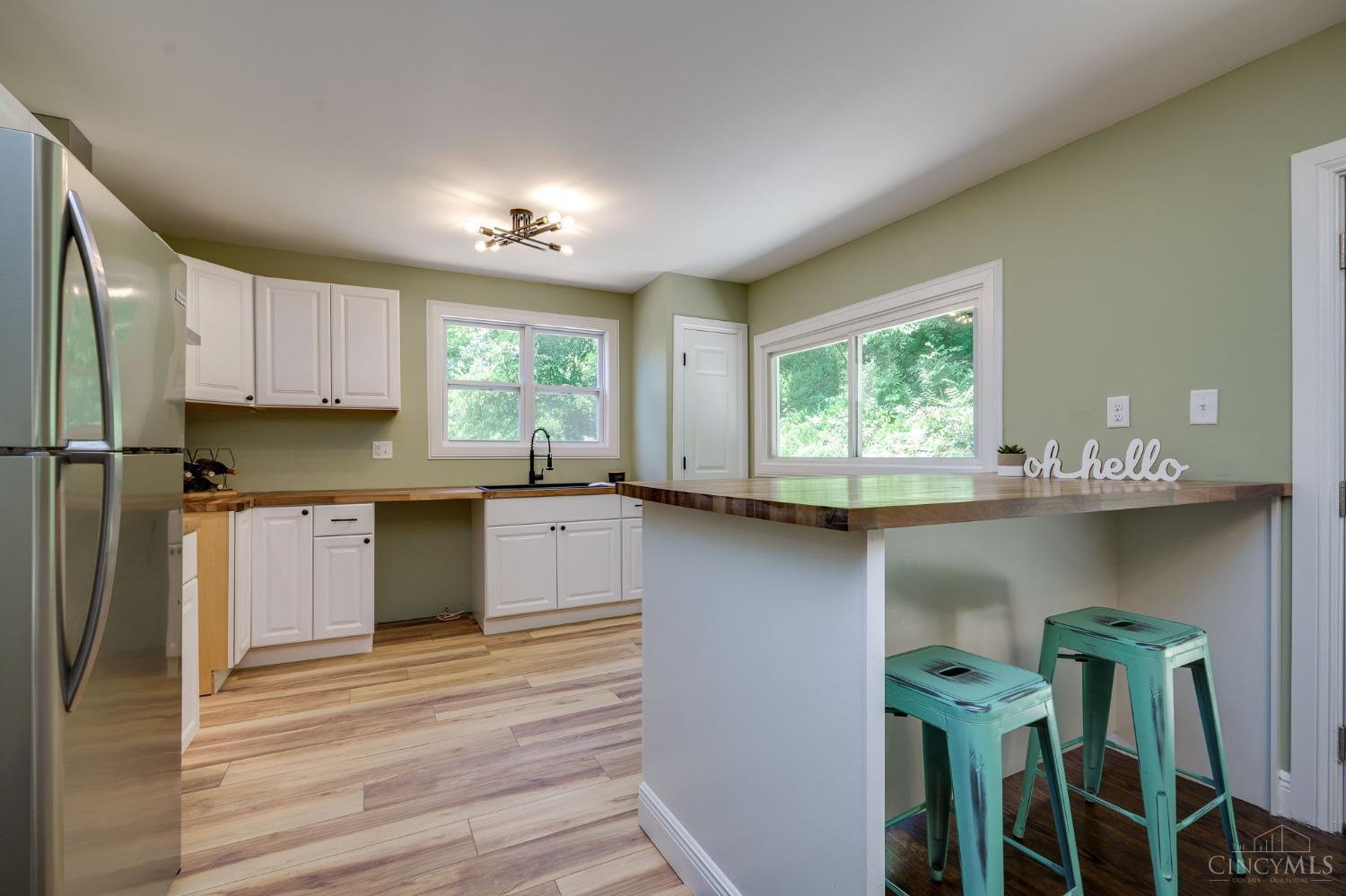 2456 Moores Road Hamilton, OH 45013 - Photo 4 of 35 Gallery Image 4