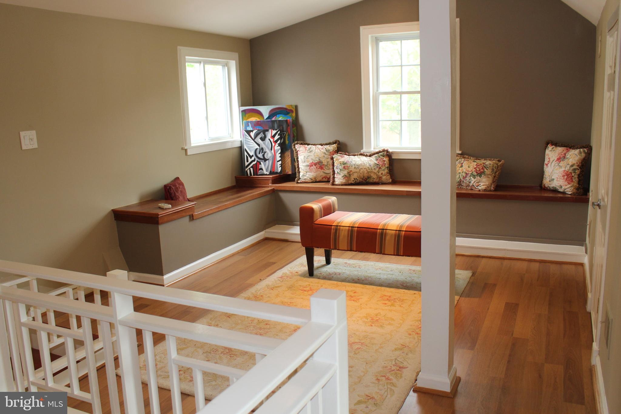 703 Justin Way Silver Spring, MD 20901 - Photo 18 of 30 3rd floor studio/playroom/bedroom?