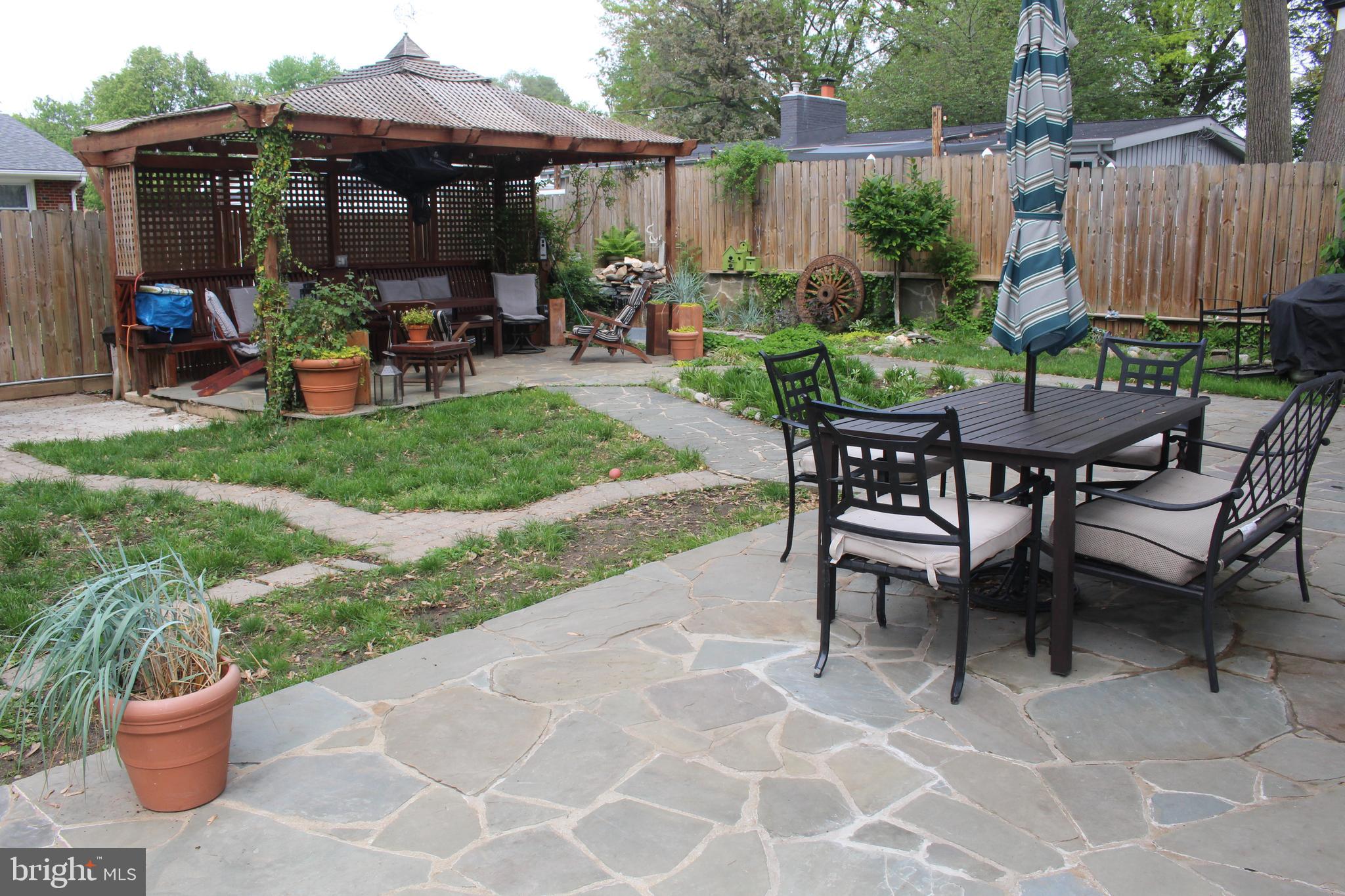 703 Justin Way Silver Spring, MD 20901 - Photo 3 of 30 Rear patio