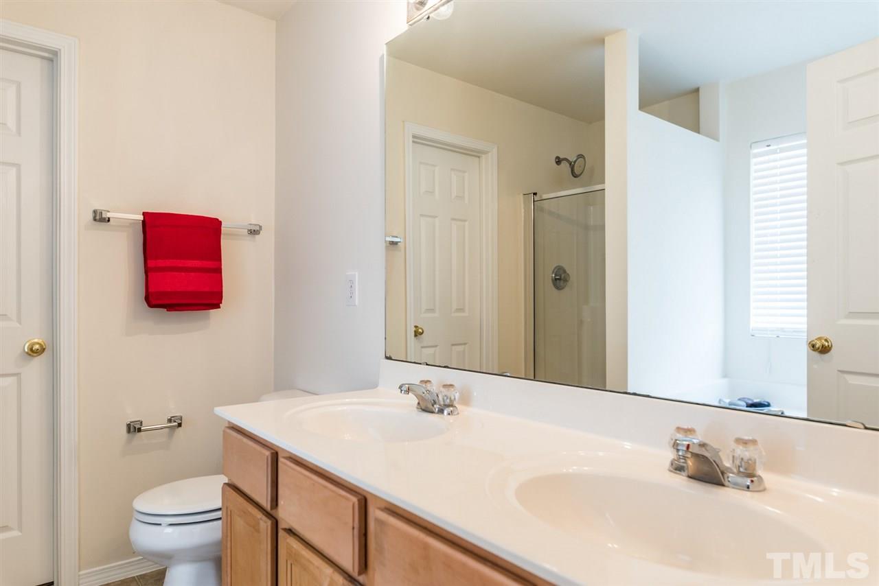 5508 Seaspray Lane Raleigh, NC 27610 - Photo 15 of 25 Gallery Image 15