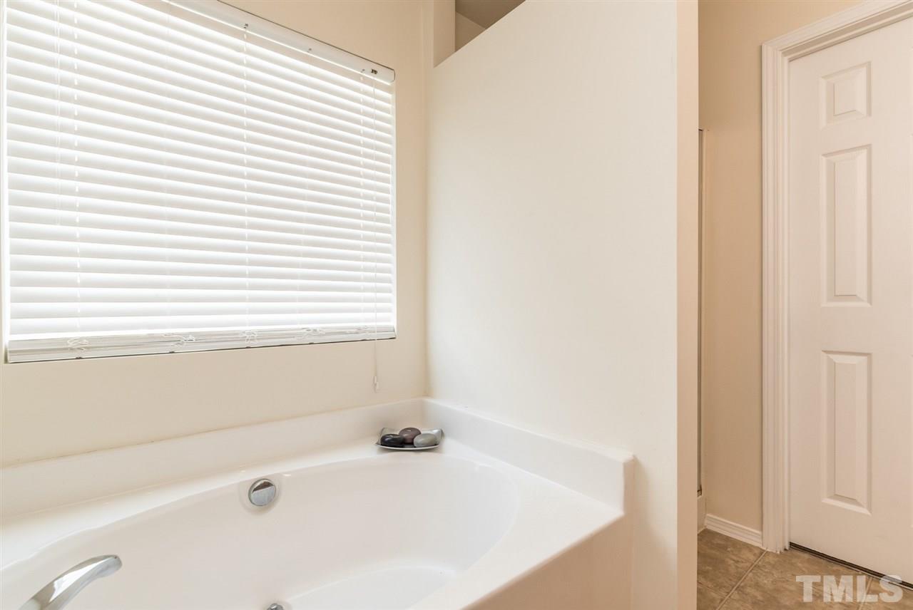 5508 Seaspray Lane Raleigh, NC 27610 - Photo 16 of 25 Gallery Image 16