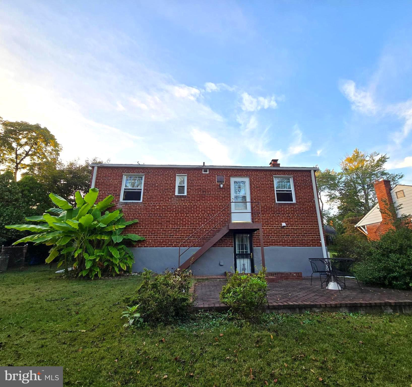 414 Kerwin Road Silver Spring, MD 20901 - Photo 13 of 14 front view of a house with a yard