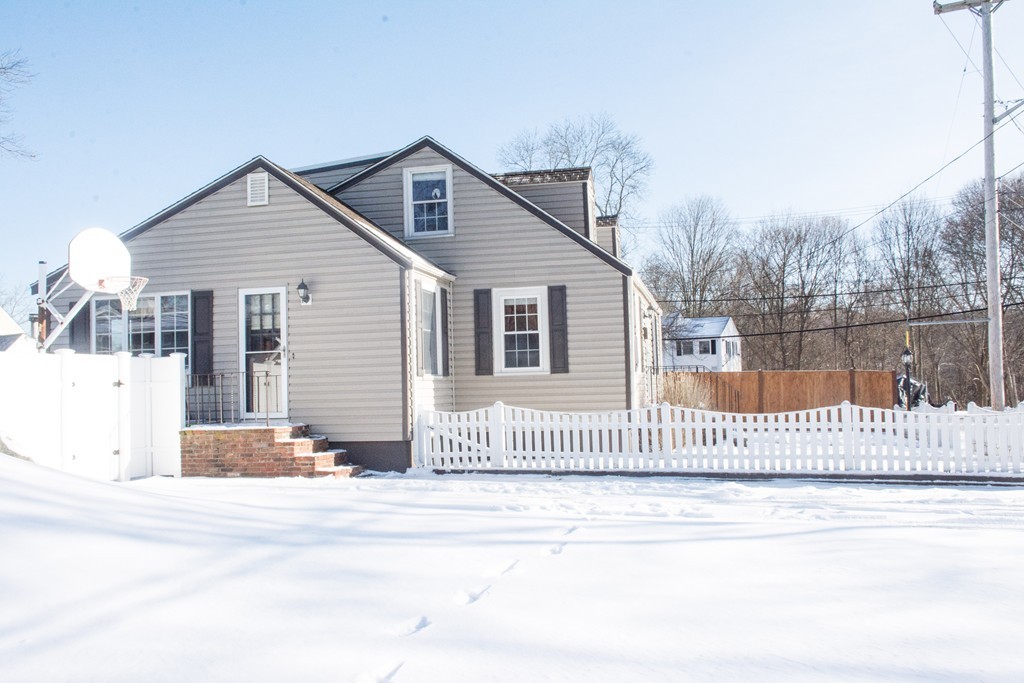 3 Appleton Street Saugus, MA 01906 - Photo 3 of 20 Gallery Image 3