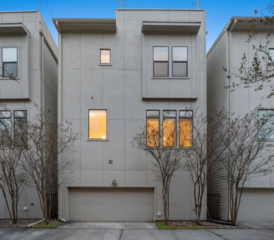 a view of backyard space