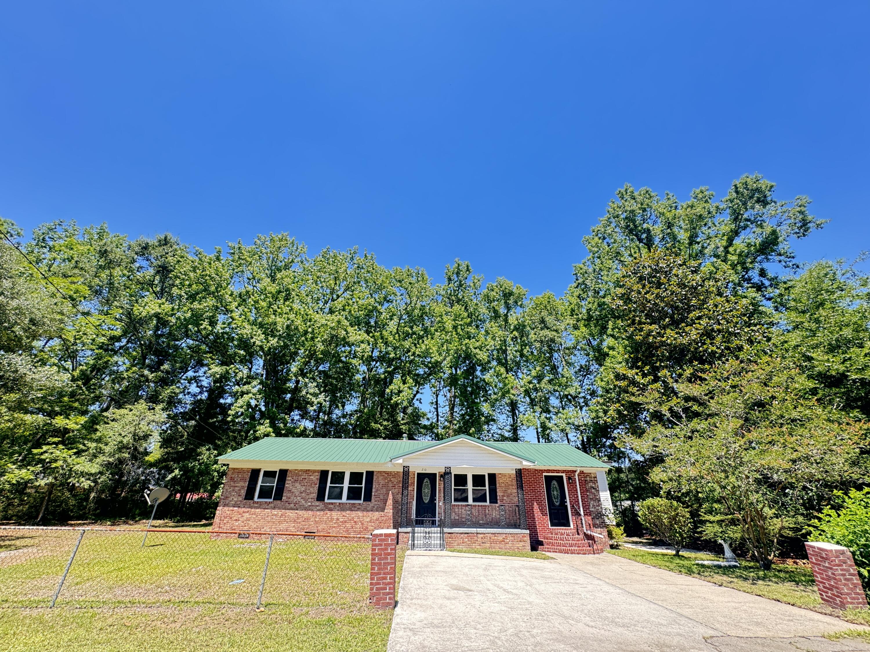 210 Grayson Street Walterboro, SC 29488 - Photo 2 of 77