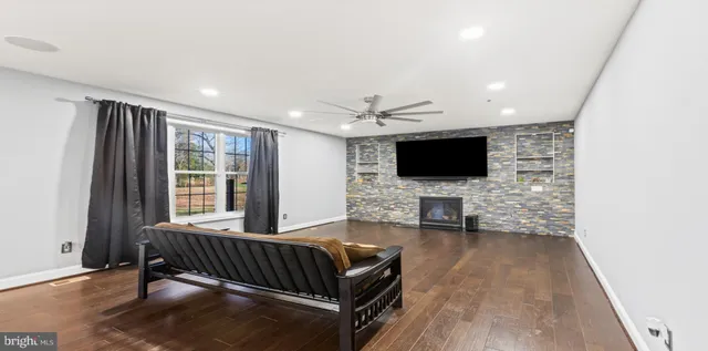 $650,000 | 15935 Brackenburn Court, Hughesville, MD 20637