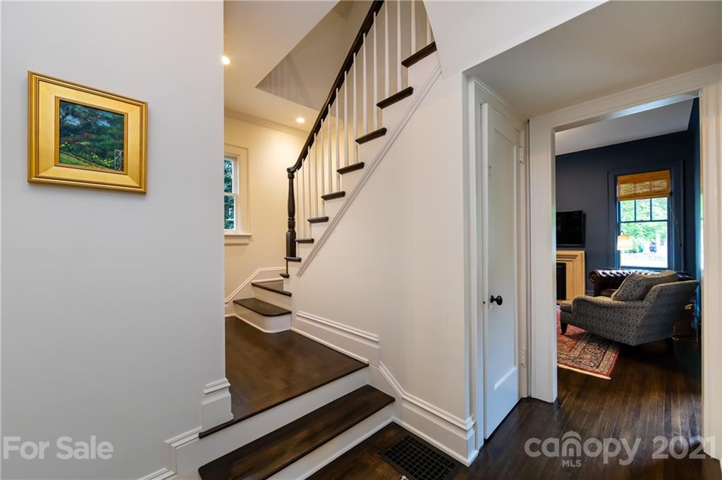 2230 Sharon Road Charlotte, NC 28207 - Photo 27 of 43 a view of hallway with couch and a window