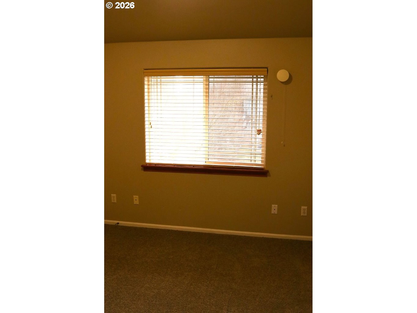 460 Autumn Avenue Eugene, OR 97404 - Photo 13 of 21 a view of an empty room with a window