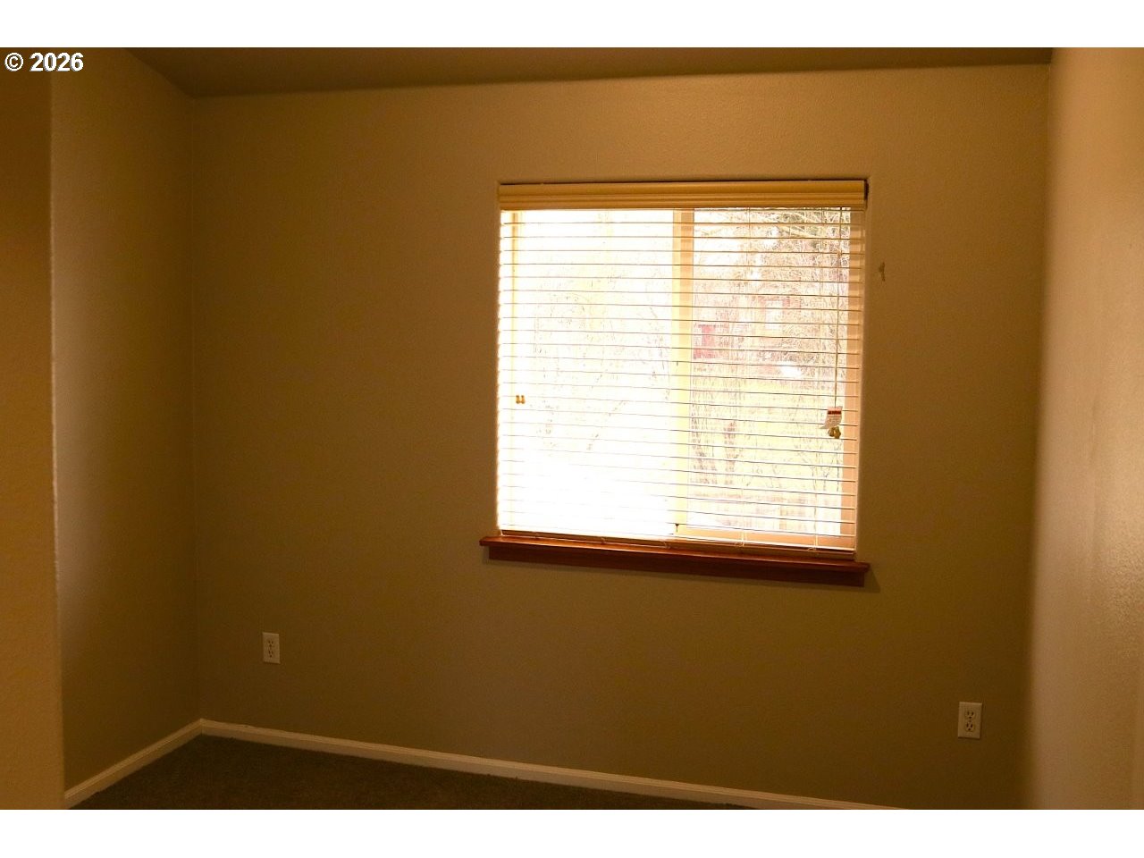 460 Autumn Avenue Eugene, OR 97404 - Photo 14 of 21 a view of an empty room with a window