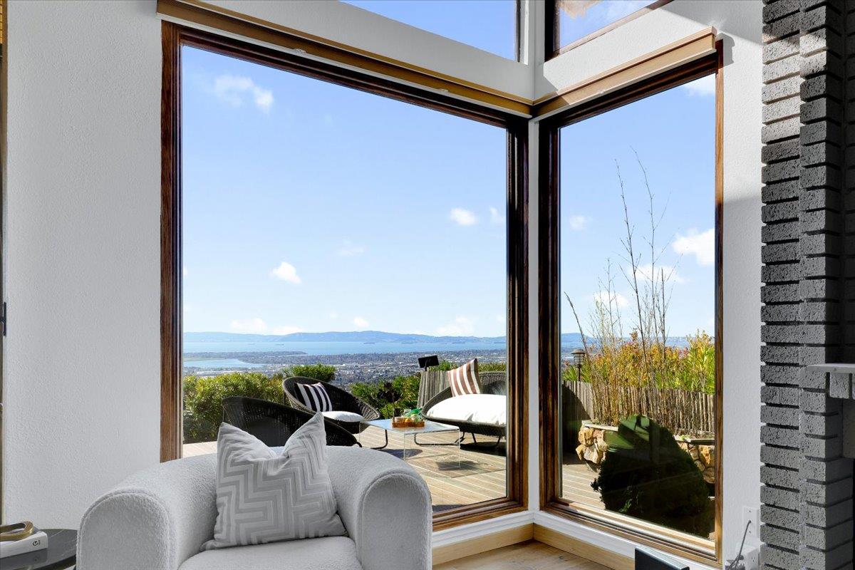 6061 Ridgemont Drive Oakland, CA 94619 - Photo 13 of 90