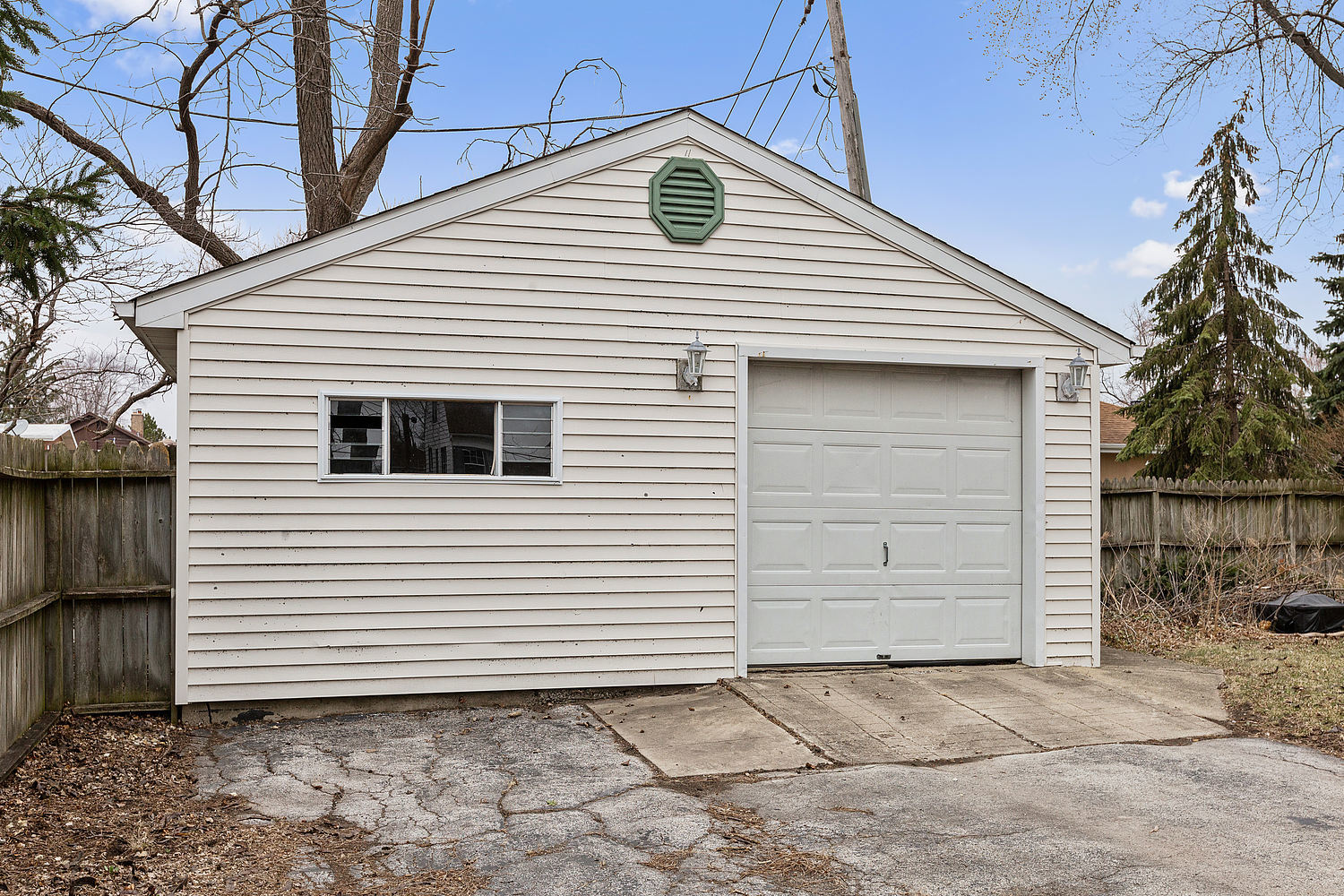 6448 175th Street Tinley Park, IL 60477 - Photo 18 of 18 a view of a white house