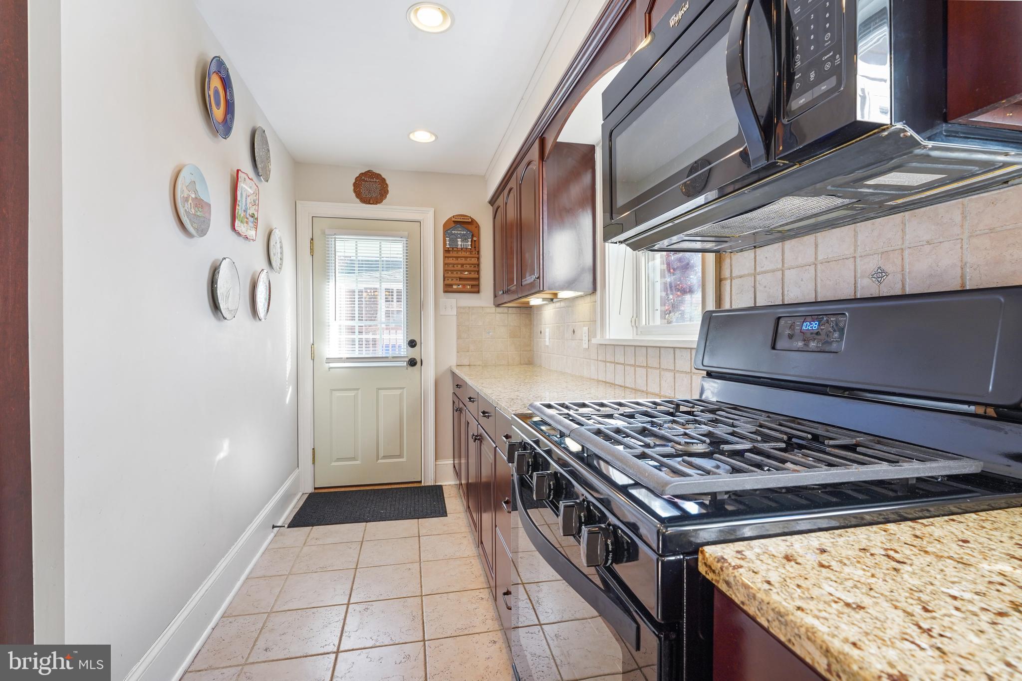 76 Warrior Road Drexel Hill, PA 19026 - Photo 18 of 47