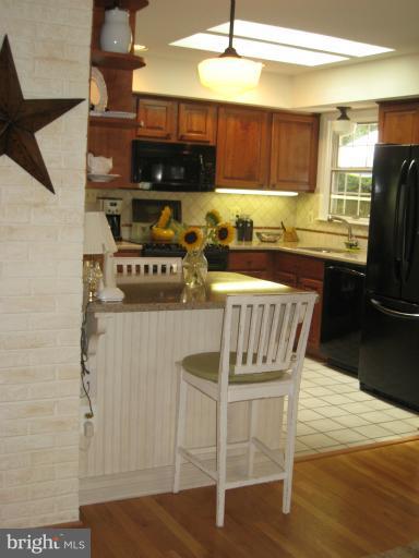 6708 Doane Avenue Springfield, VA 22152 - Photo 14 of 28 Kitchen