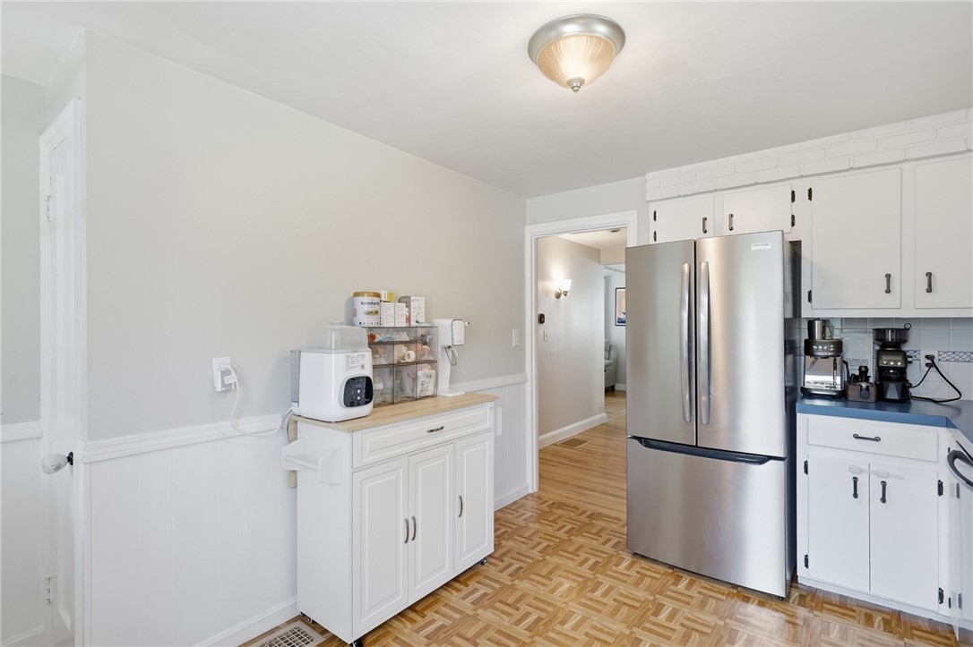 25 King Road Middletown, RI 02842 - Photo 20 of 44