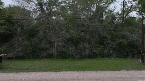 $129,000 | 25 St, Hempstead, TX 77445