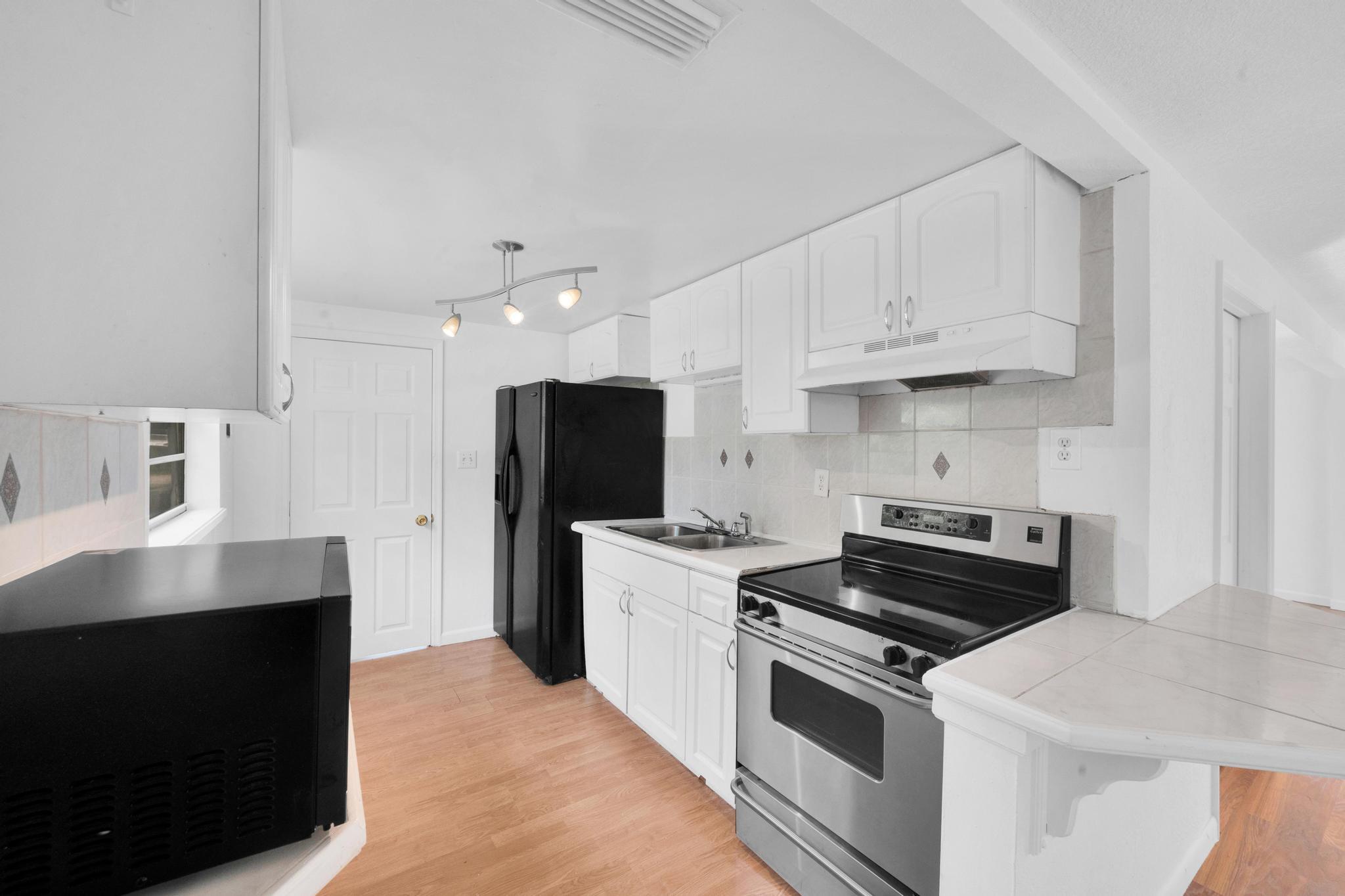 4851 Kirby Loop Road, Unit A Fort Pierce, FL 34981 - Photo 11 of 24 20240302031135312278000000-o