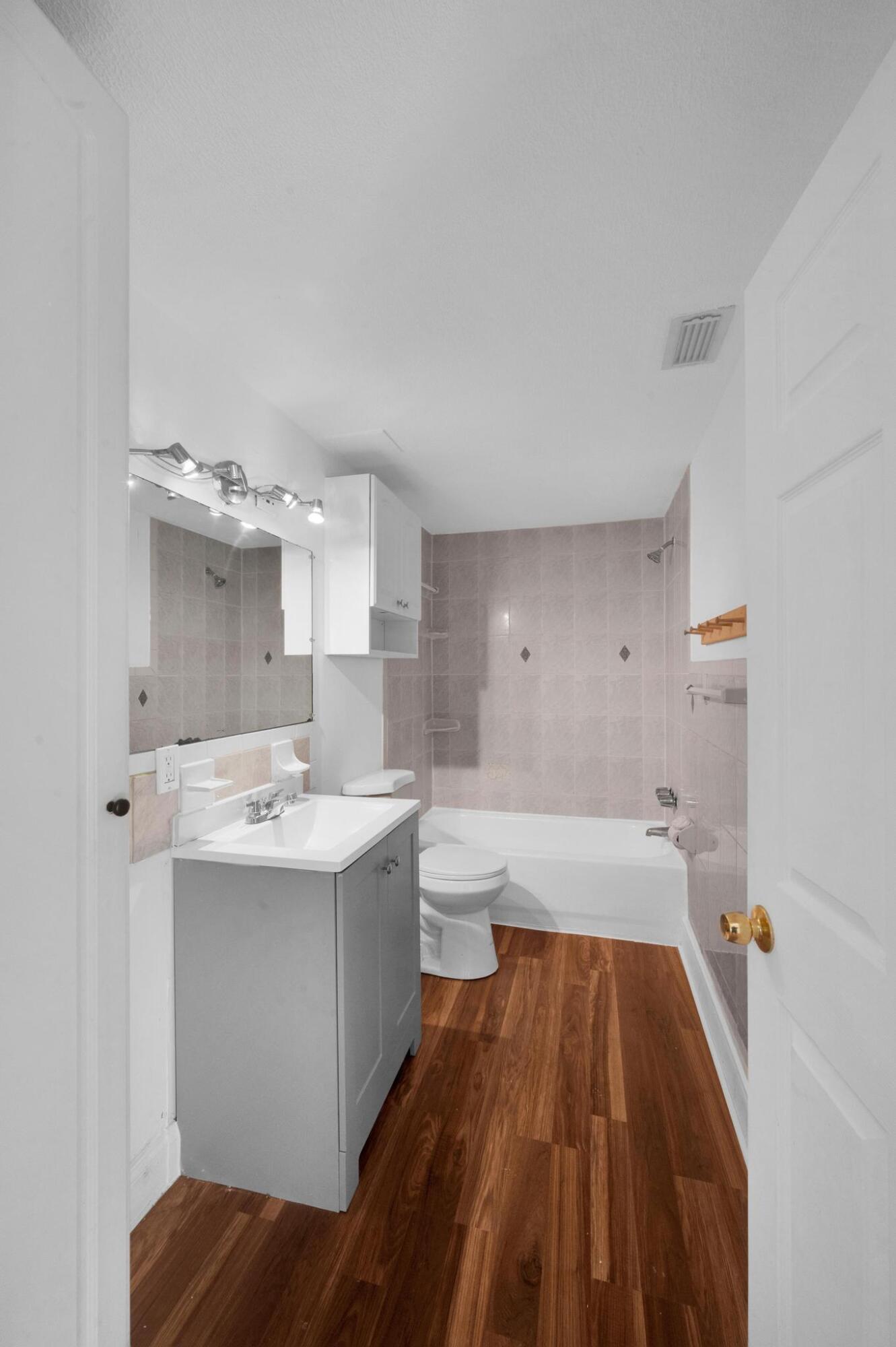 4851 Kirby Loop Road, Unit A Fort Pierce, FL 34981 - Photo 17 of 24 20240302031159106566000000-o