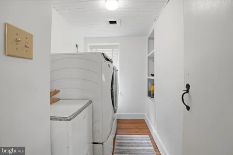 a view of walk in closet