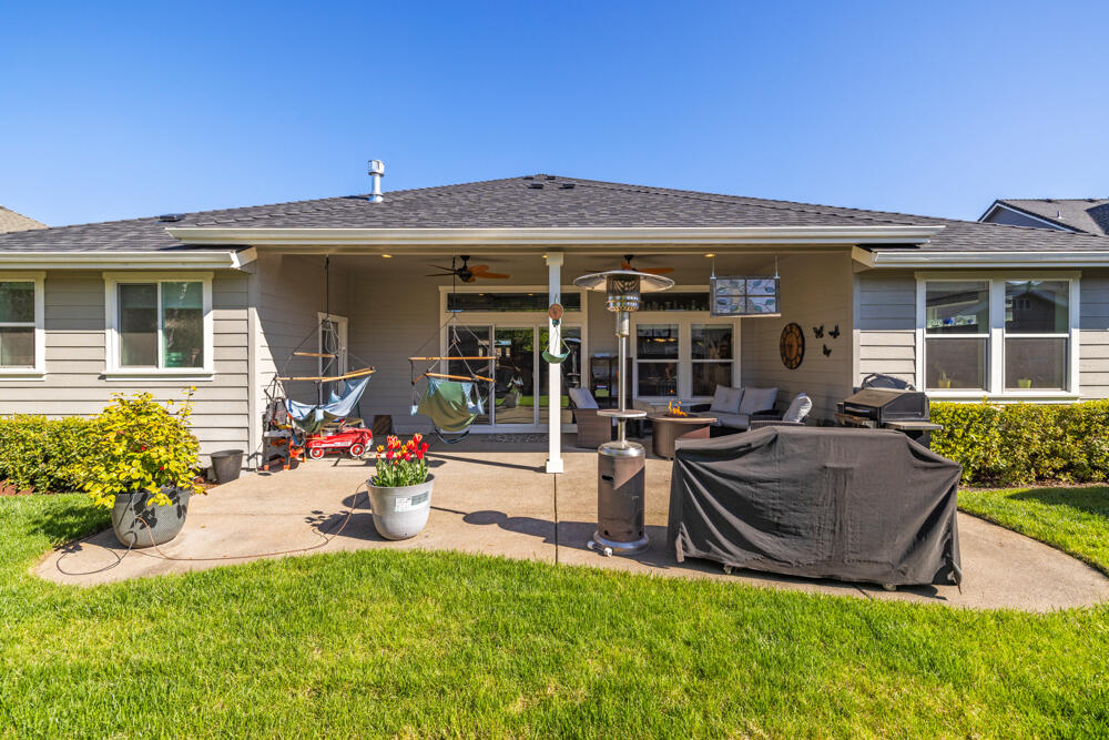 1000 Pumpkin Ridge Eagle Point, OR 97524 - Photo 19 of 50 1000PumpkinRidgeDr.-6